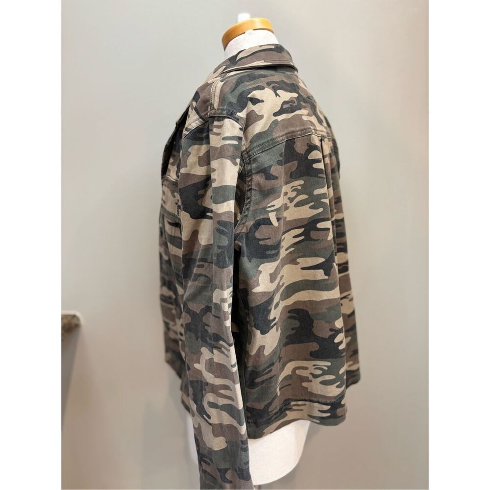 Sanctuary M camo button front stretchy jacket w-large breast pockets - Picture 4 of 8